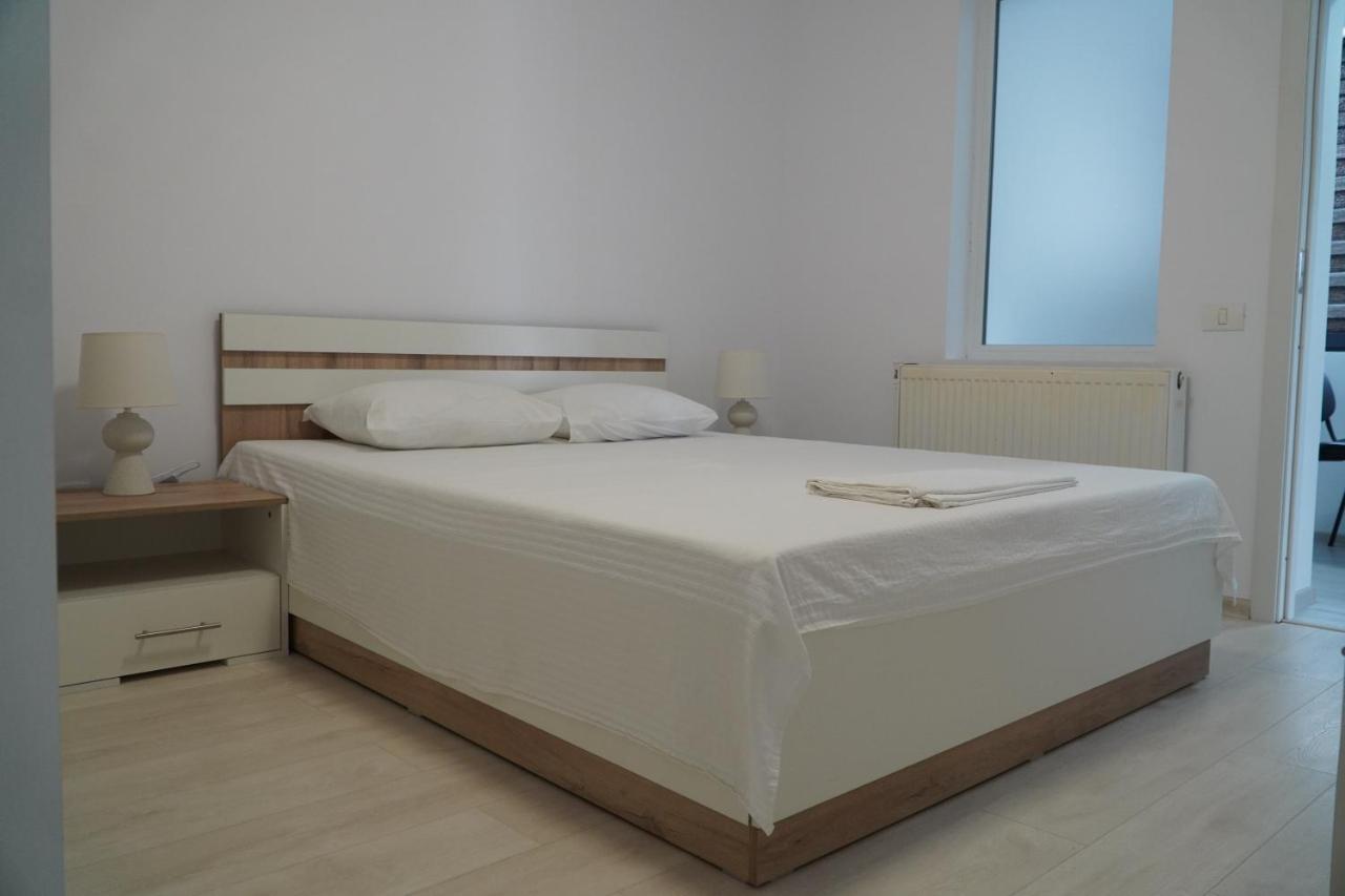 Vila Exclusive Târgu Jiu Екстериор снимка
