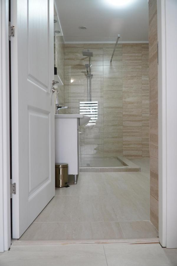 Vila Exclusive Târgu Jiu Екстериор снимка